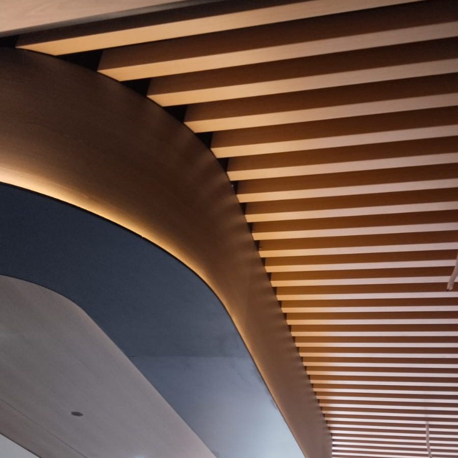 Plafon Slat Kayu dengan LED
